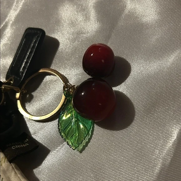 Coach Leatherware Vintage Black Leather Wristlet Tattersall Interior EUC - Picture 10 of 10